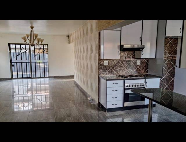 3 BEDROOM HOUSE FOR SALE IN SONNEVELD